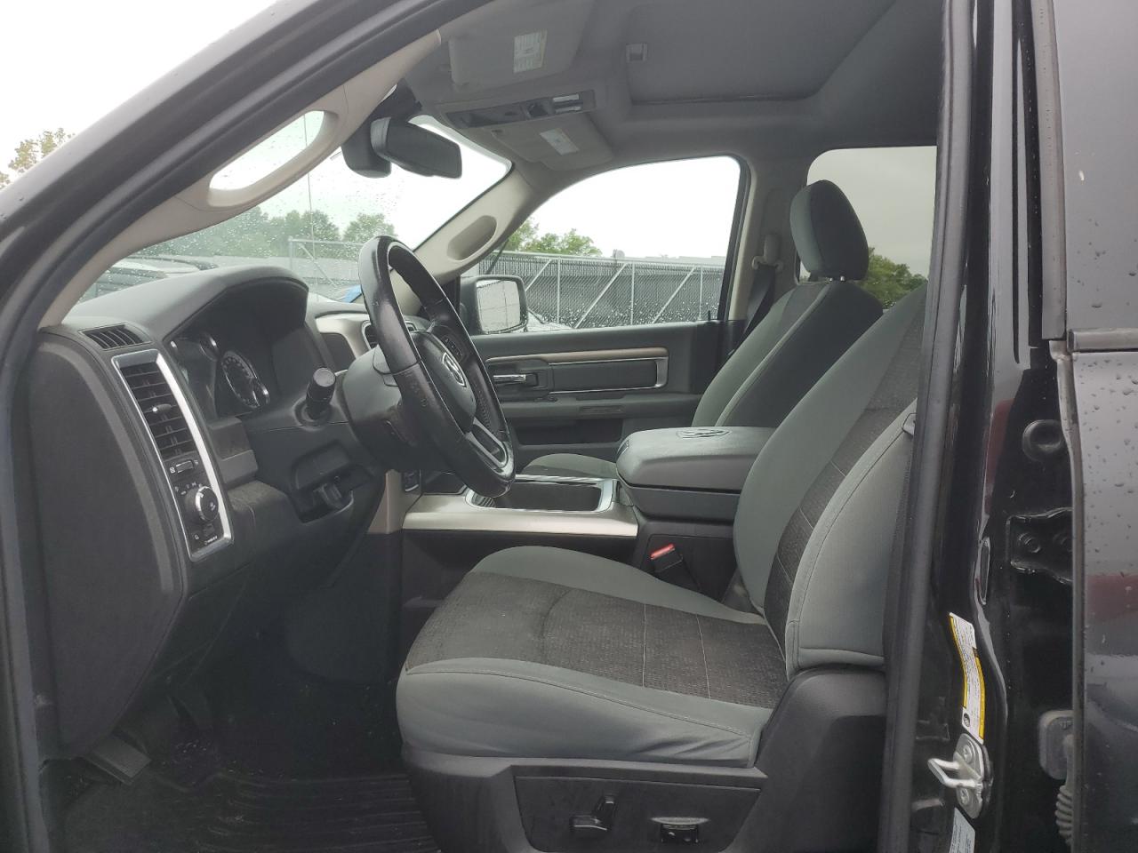 2016 Ram 1500 Slt VIN: 3C6RR7LT4GG270759 Lot: 65851984