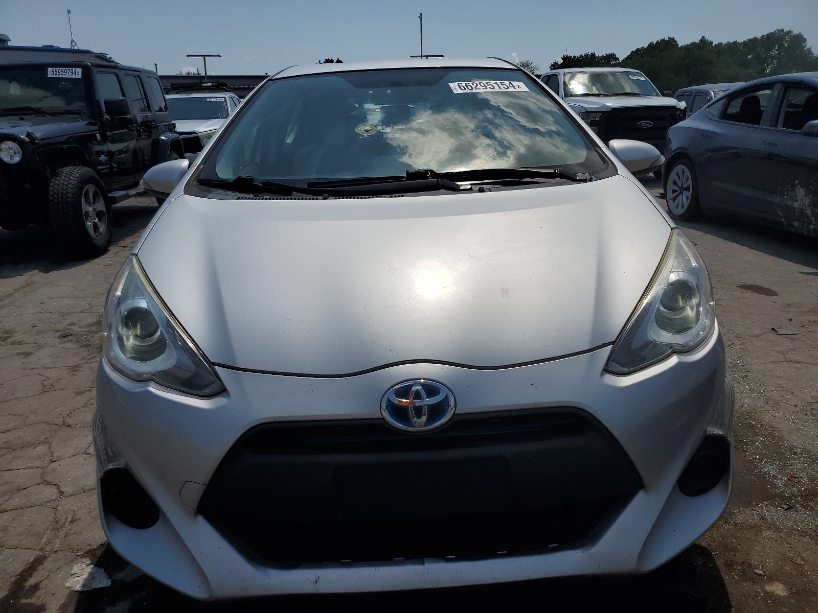 2015 Toyota Prius C vin: JTDKDTB30F1115142