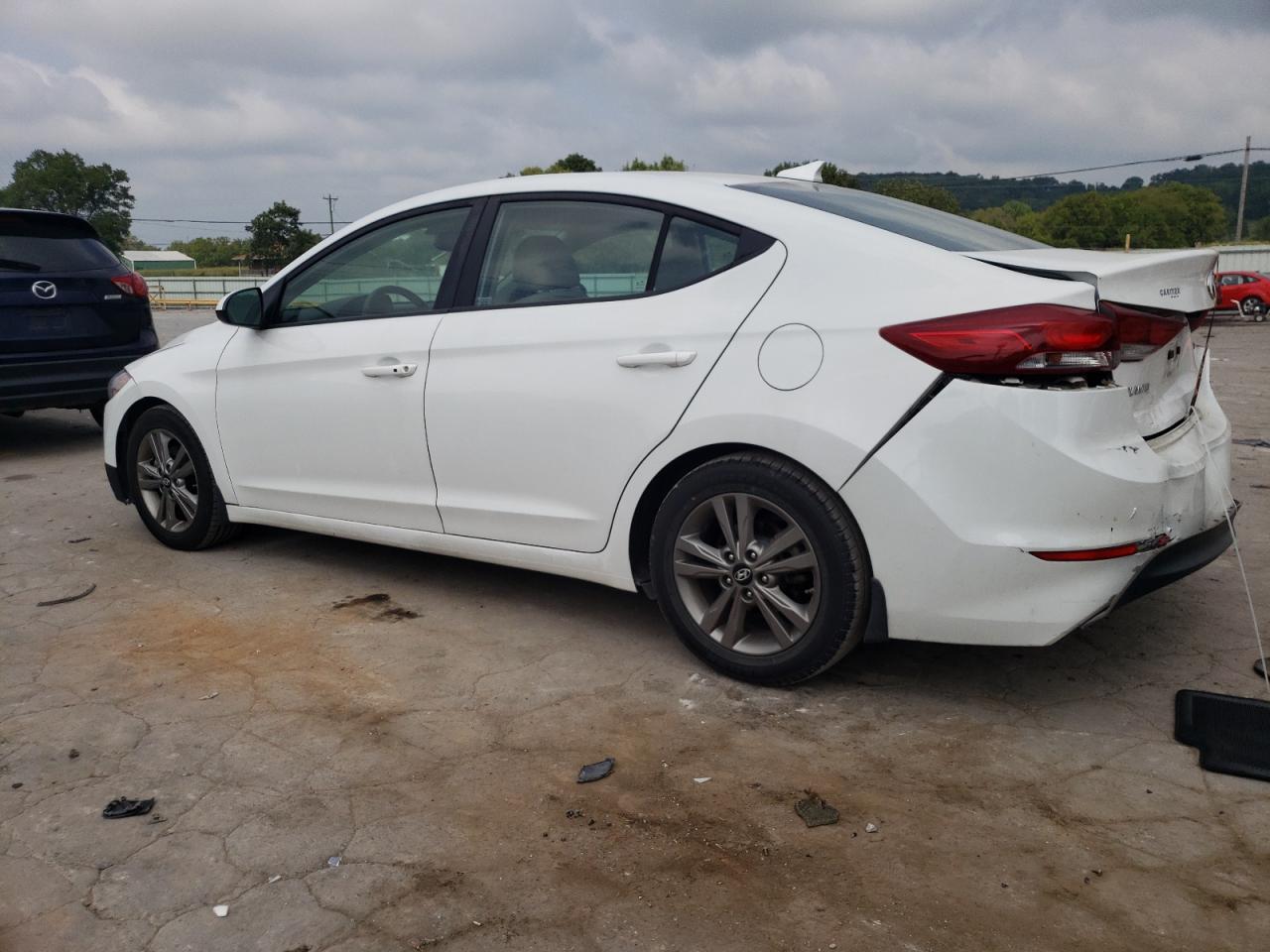 5NPD84LF2JH321091 2018 HYUNDAI ELANTRA - Image 2