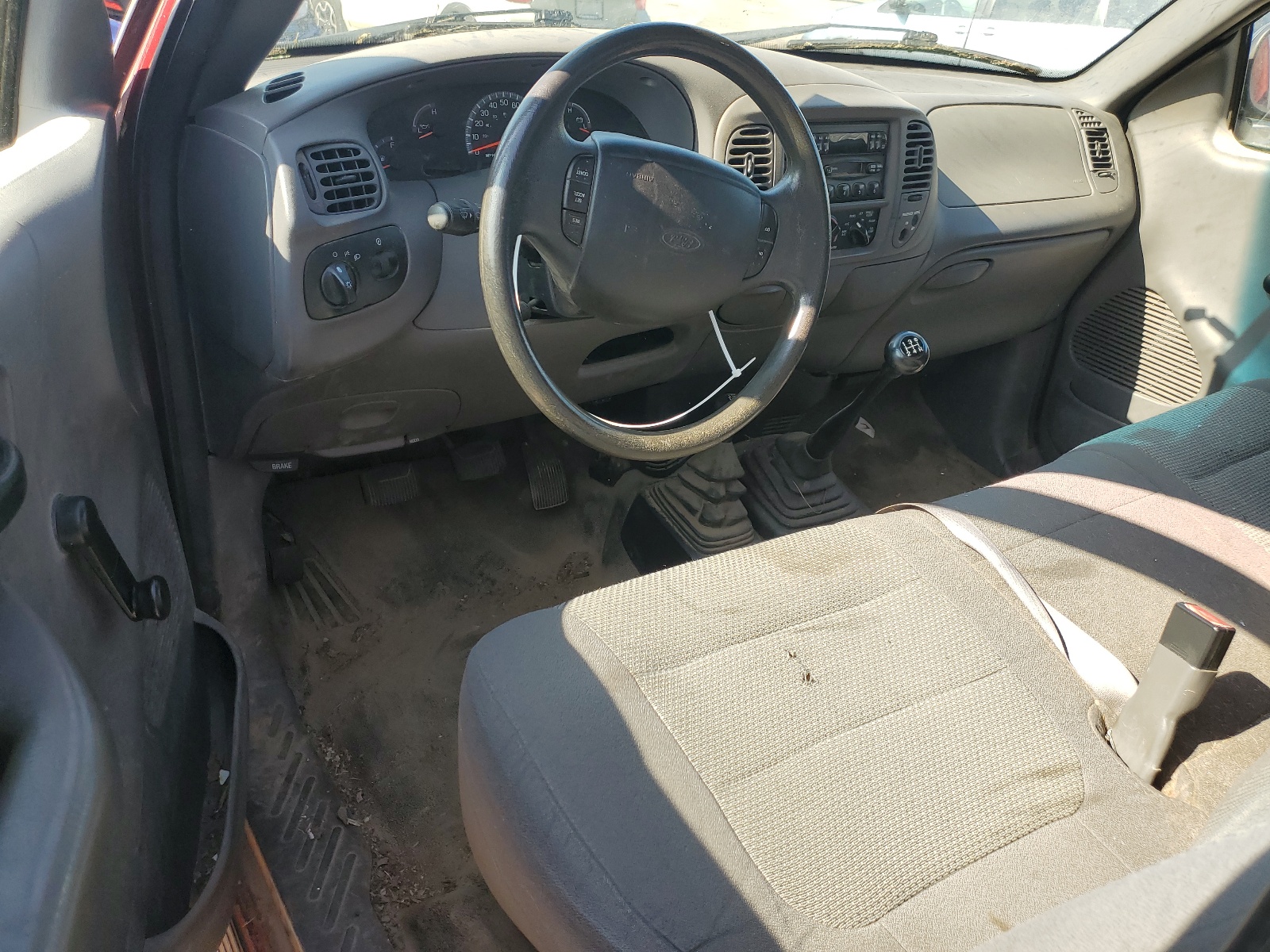 2FTRF18242CA57430 2002 Ford F150