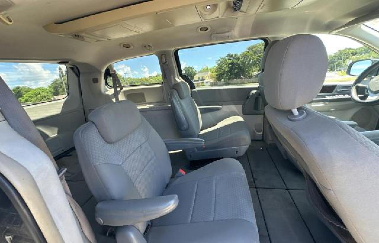 2010 Chrysler Town & Country Touring VIN: 2A4RR5D16AR230639 Lot: 66136614