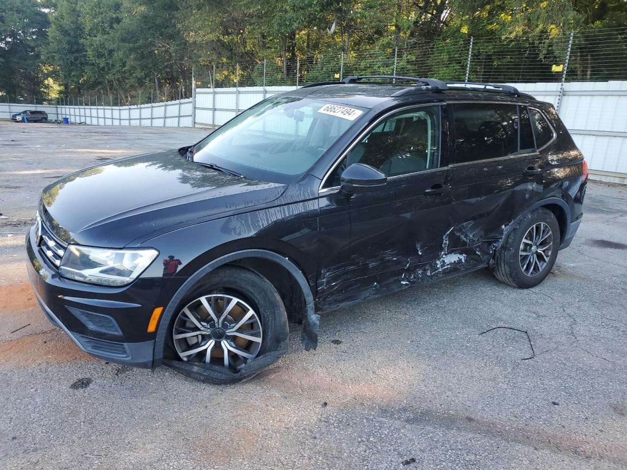 3VV3B7AX1JM213700 2018 VOLKSWAGEN TIGUAN - Image 1