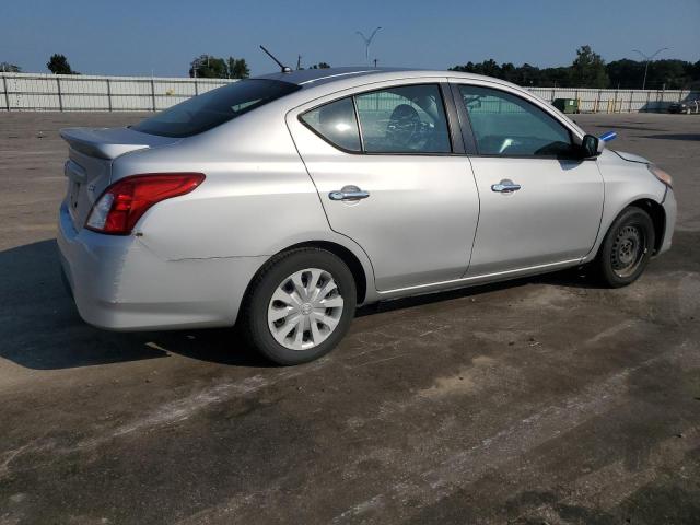  NISSAN VERSA 2019 Silver