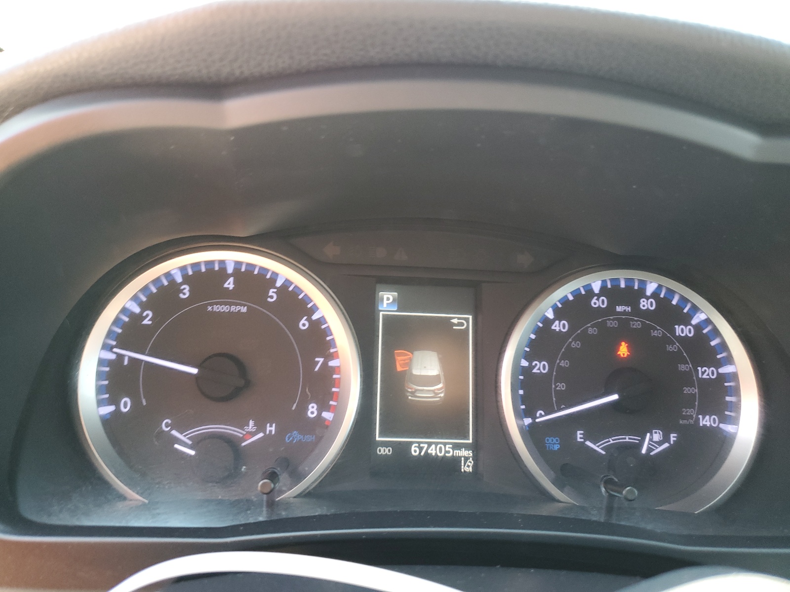 5TDZZRFH2KS316496 2019 Toyota Highlander Le