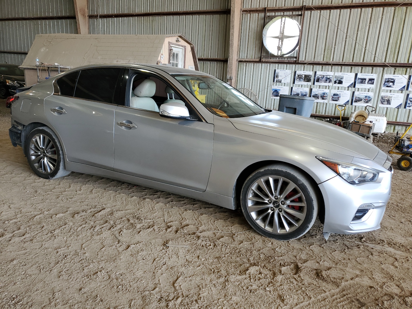 2018 Infiniti Q50 Luxe vin: JN1EV7AP2JM354661