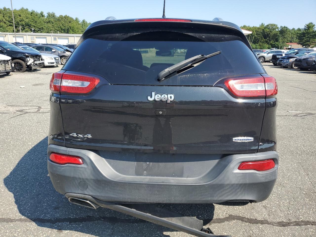 2015 Jeep Cherokee Latitude VIN: 1C4PJMCS8FW594746 Lot: 67723104