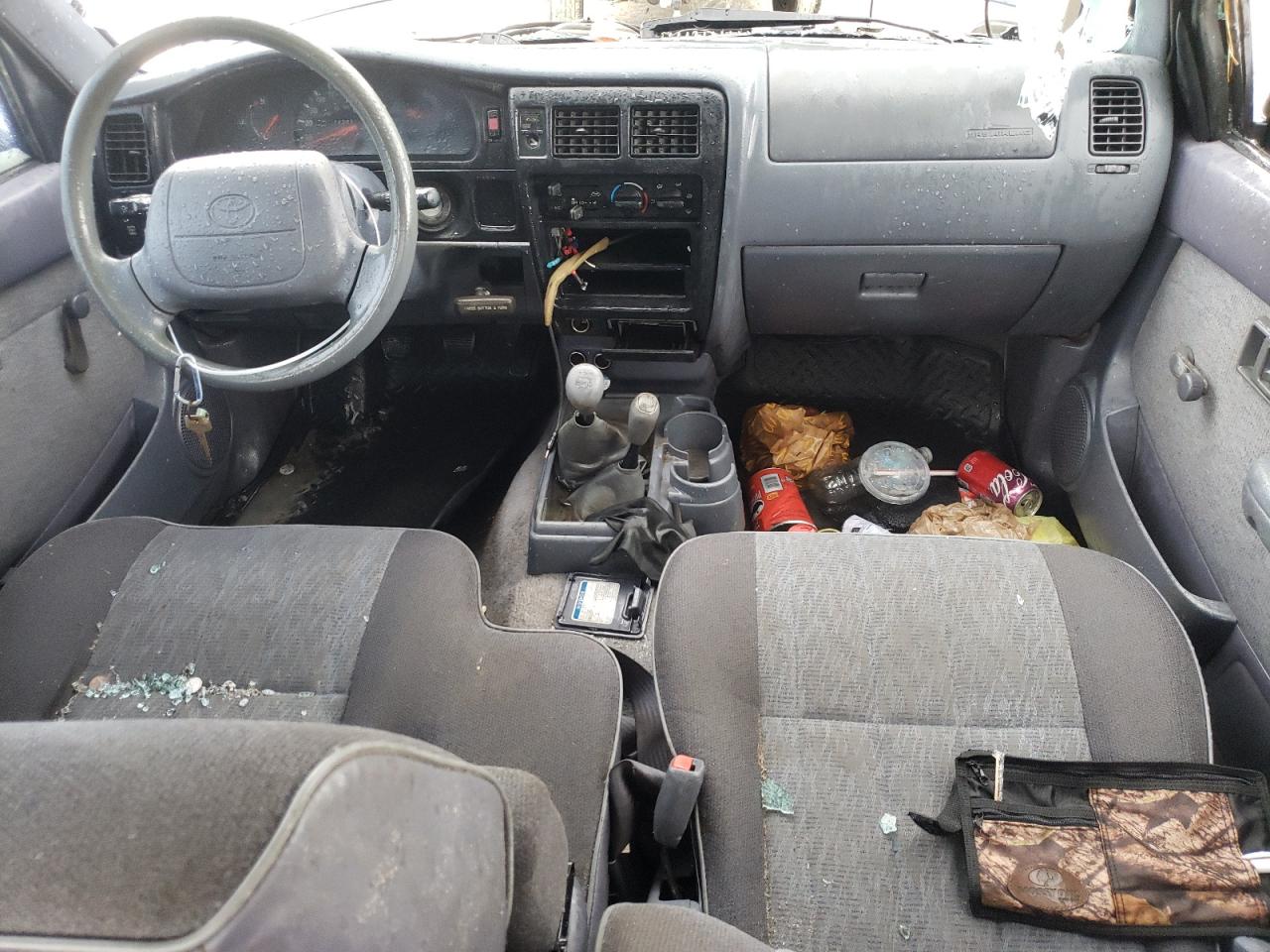 1998 Toyota Tacoma Xtracab VIN: 4TAWN72N2WZ102770 Lot: 66045574