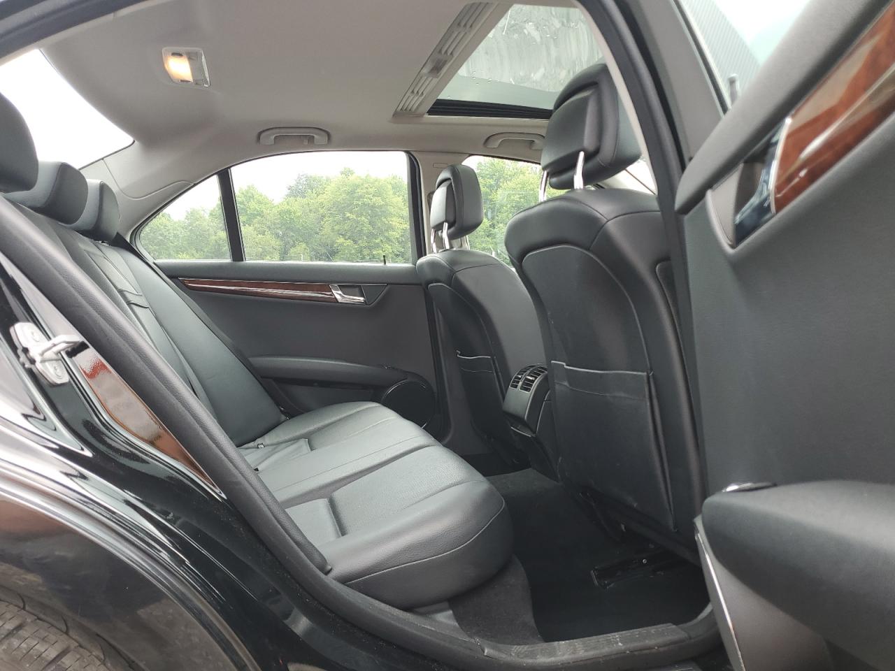 2010 Mercedes-Benz C 300 4Matic VIN: WDDGF8BB4AR090878 Lot: 65924784