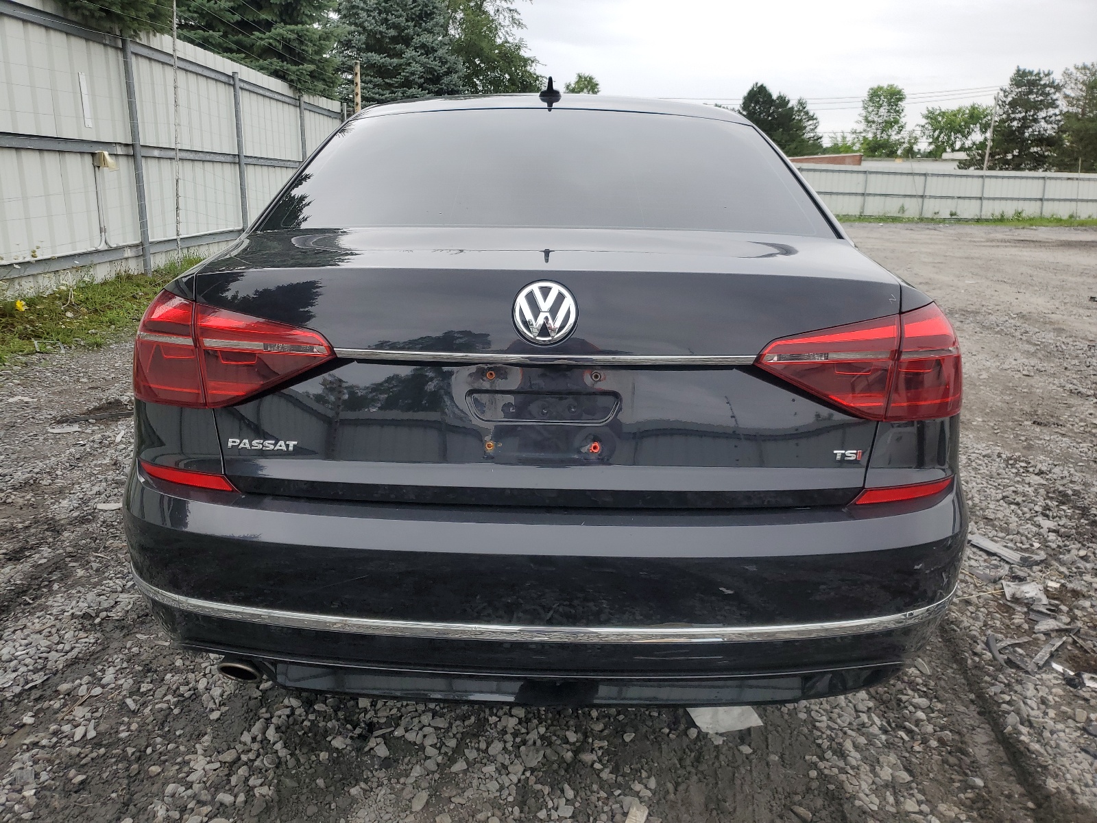1VWDT7A38HC049349 2017 Volkswagen Passat R-Line