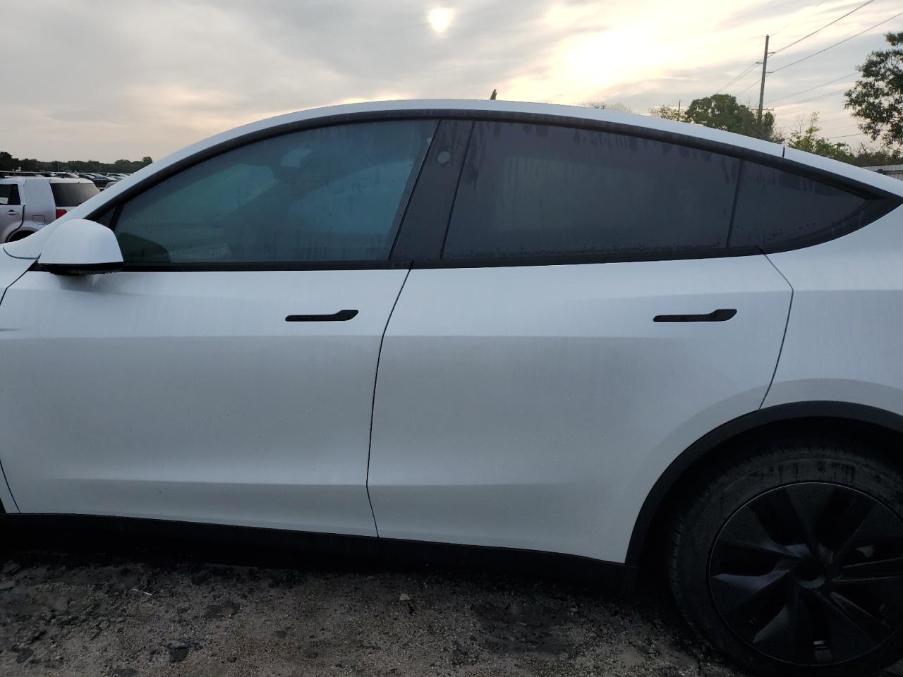 7SAYGDEDXRF129365 2024 Tesla Model Y