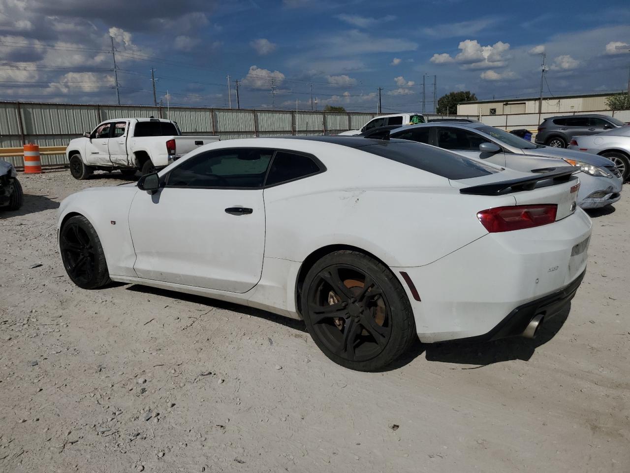 1G1FH1R79H0151142 2017 CHEVROLET CAMARO - Image 2