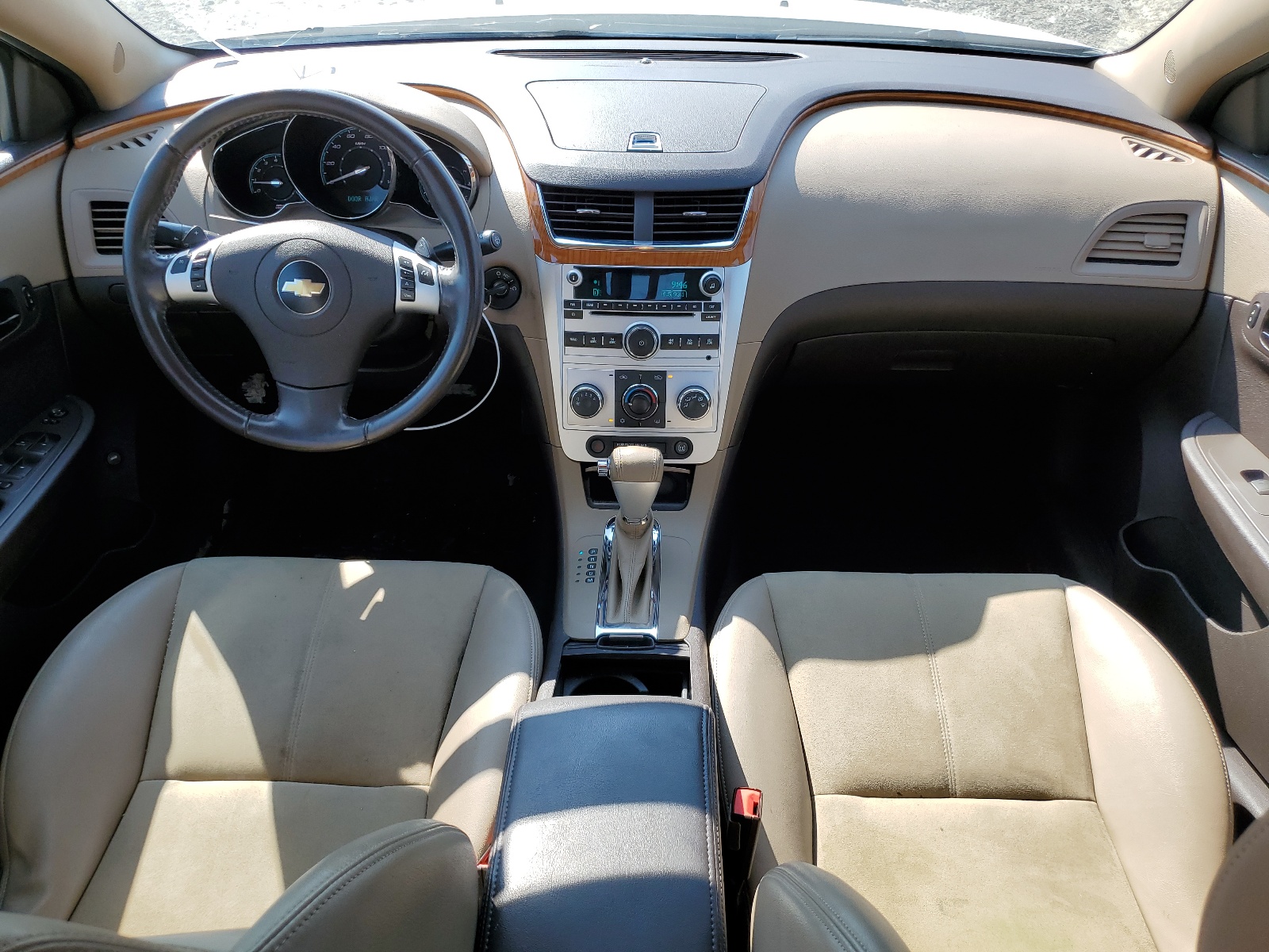 1G1ZD5EB3AF114617 2010 Chevrolet Malibu 2Lt