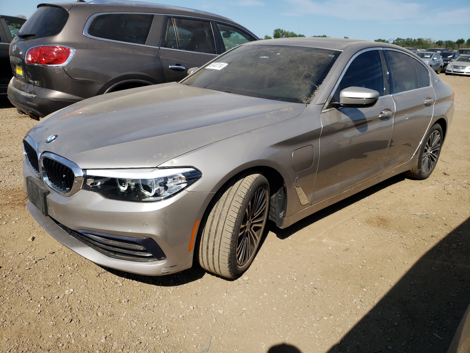 WBAJA9C59KB389089 2019 BMW 530E