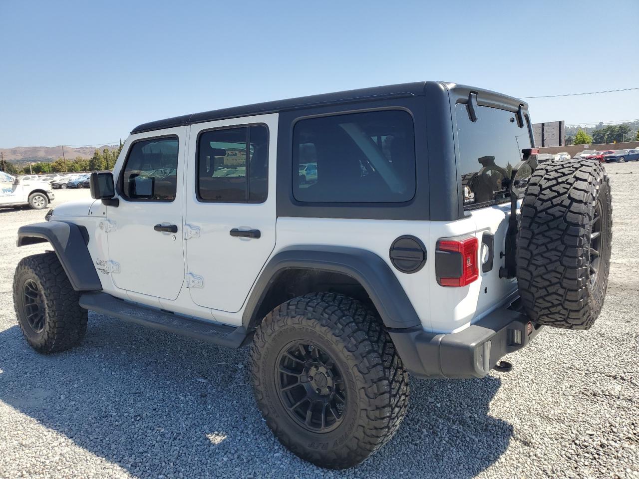 1C4HJXDG7JW143929 2018 JEEP WRANGLER - Image 2