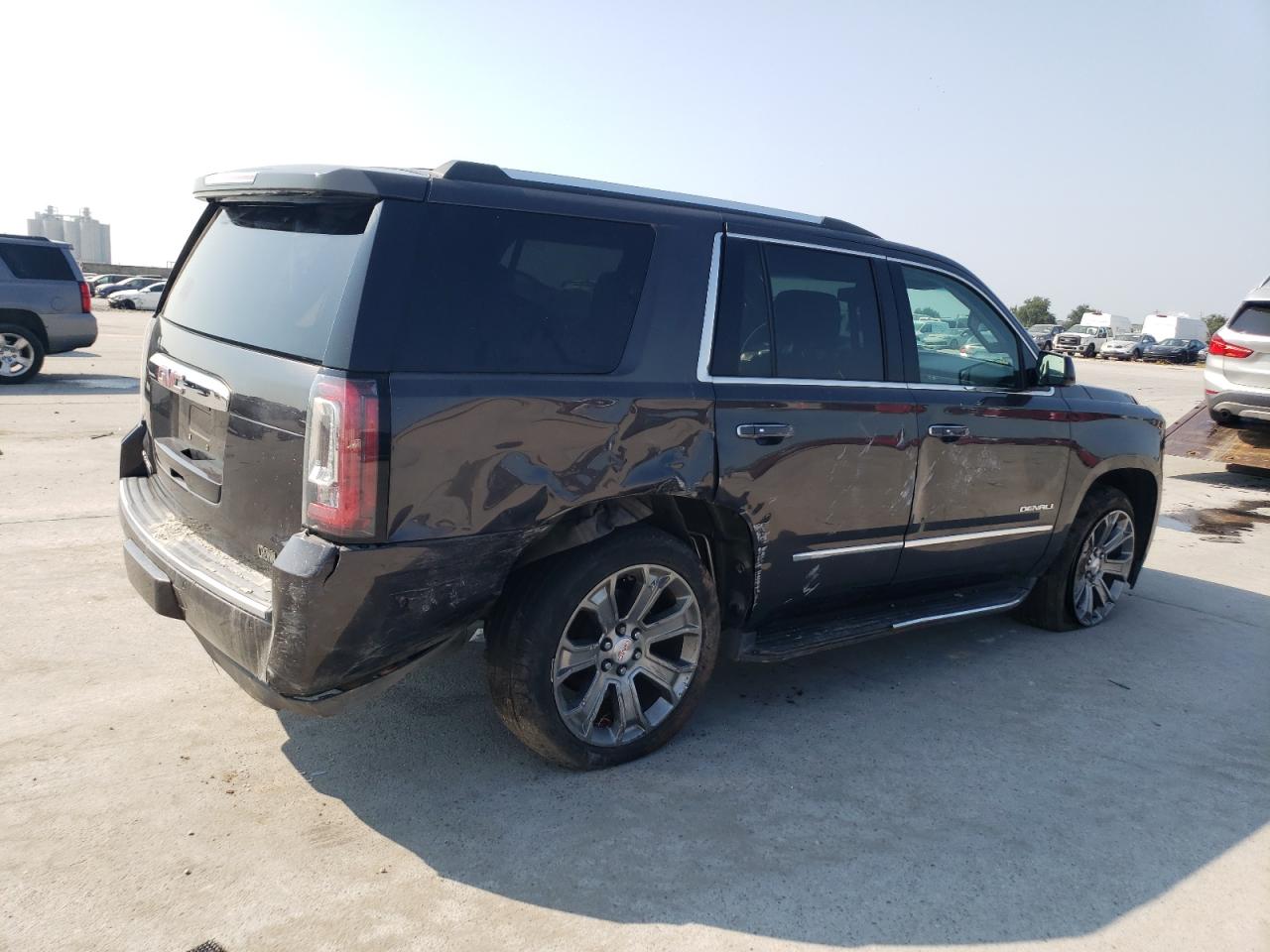 1GKS1CKJ9JR373861 2018 GMC Yukon Denali