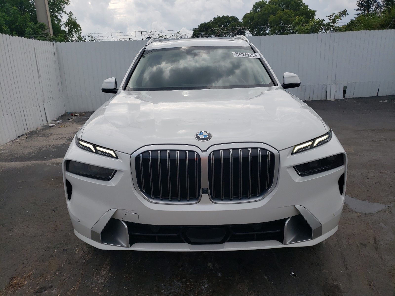 2023 BMW X7 xDrive40I vin: 5UX23EM08P9P20013