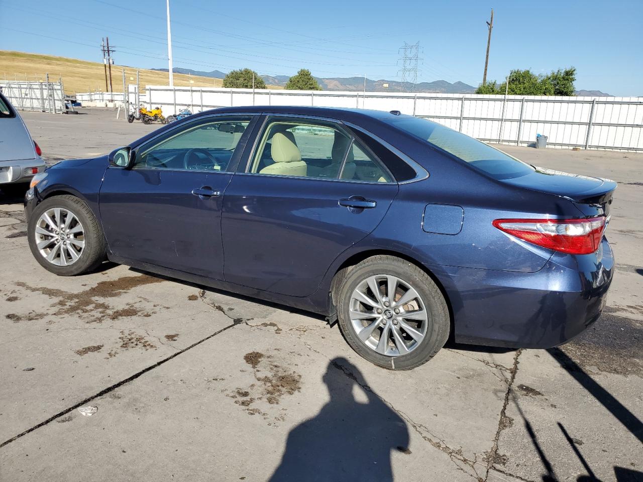 4T4BF1FK8FR506457 2015 TOYOTA CAMRY - Image 2