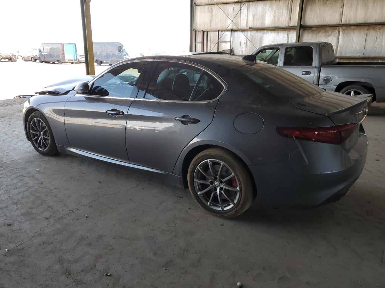 ZARFAEBN7H7546493 2017 ALFA ROMEO GIULIA - Image 2