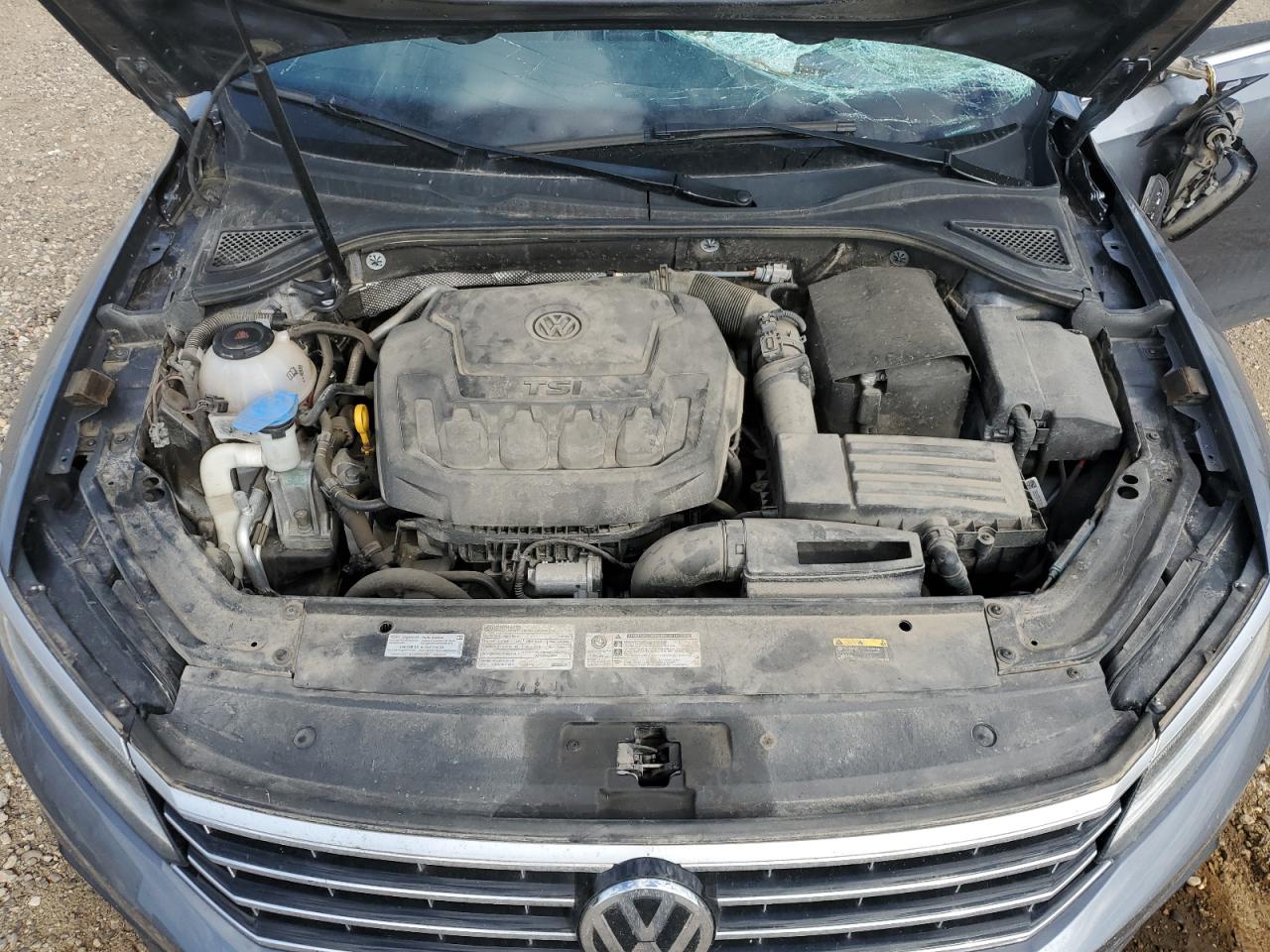 1VWBA7A34JC015296 2018 Volkswagen Passat Se