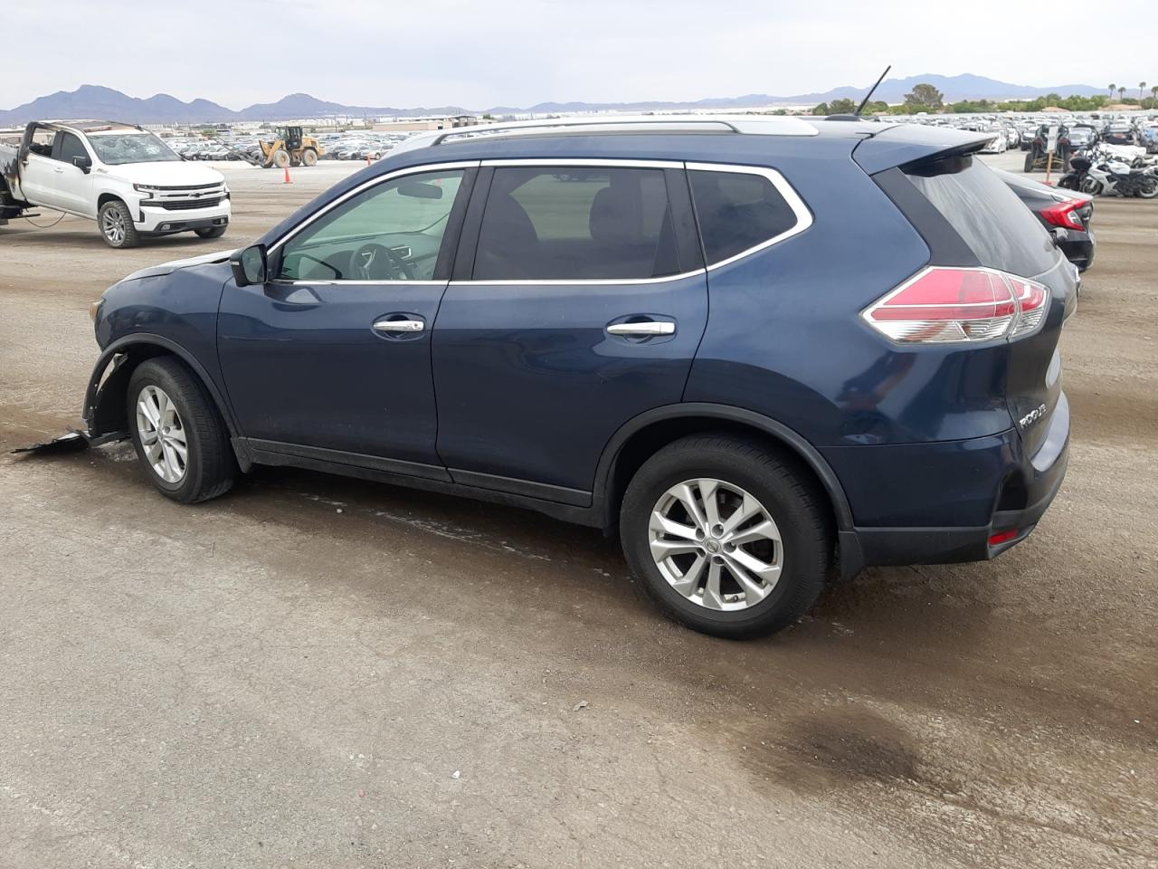 VIN 5N1AT2MV1FC868640 2015 NISSAN ROGUE no.2