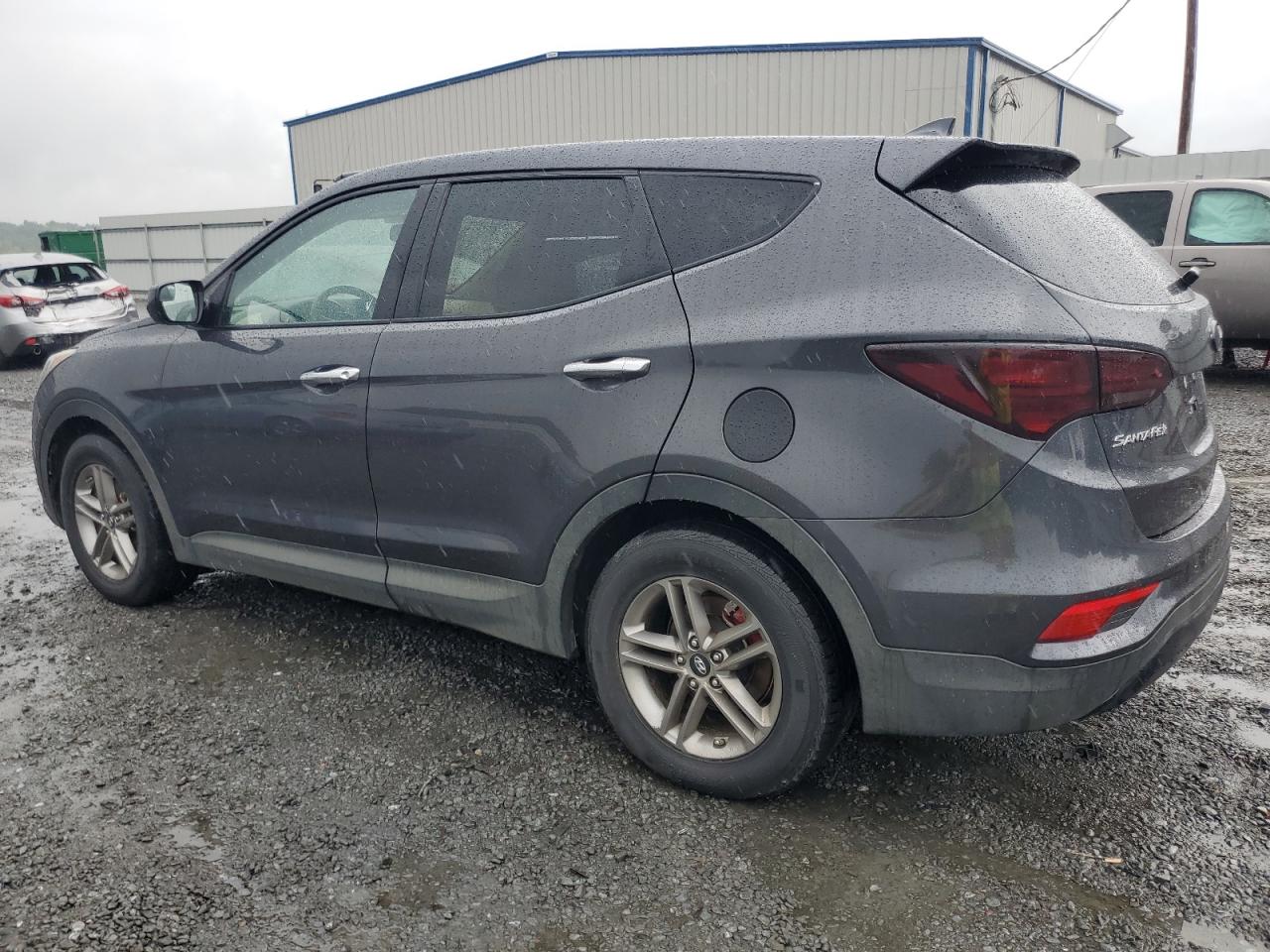 5XYZT3LB6HG448228 2017 HYUNDAI SANTA FE - Image 2