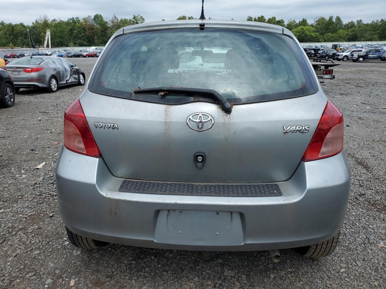 2007 Toyota Yaris VIN: JTDJT923275132701 Lot: 69718804