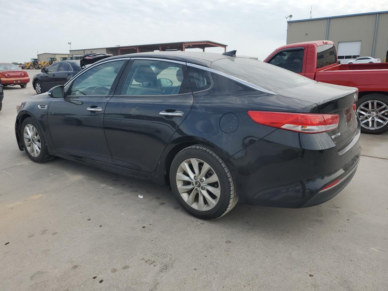 5XXGU4L36GG078047 2016 KIA OPTIMA - Image 2