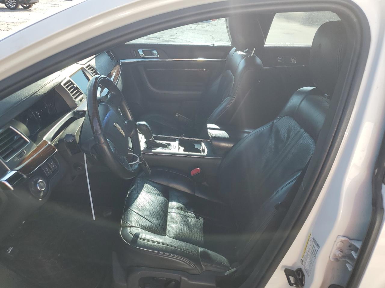 2012 Lincoln MKS - Image 7