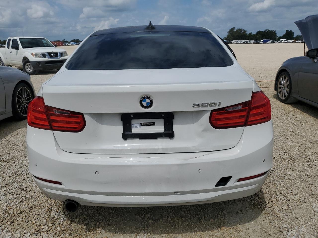 WBA3B1C55EP680414 2014 BMW 320 I