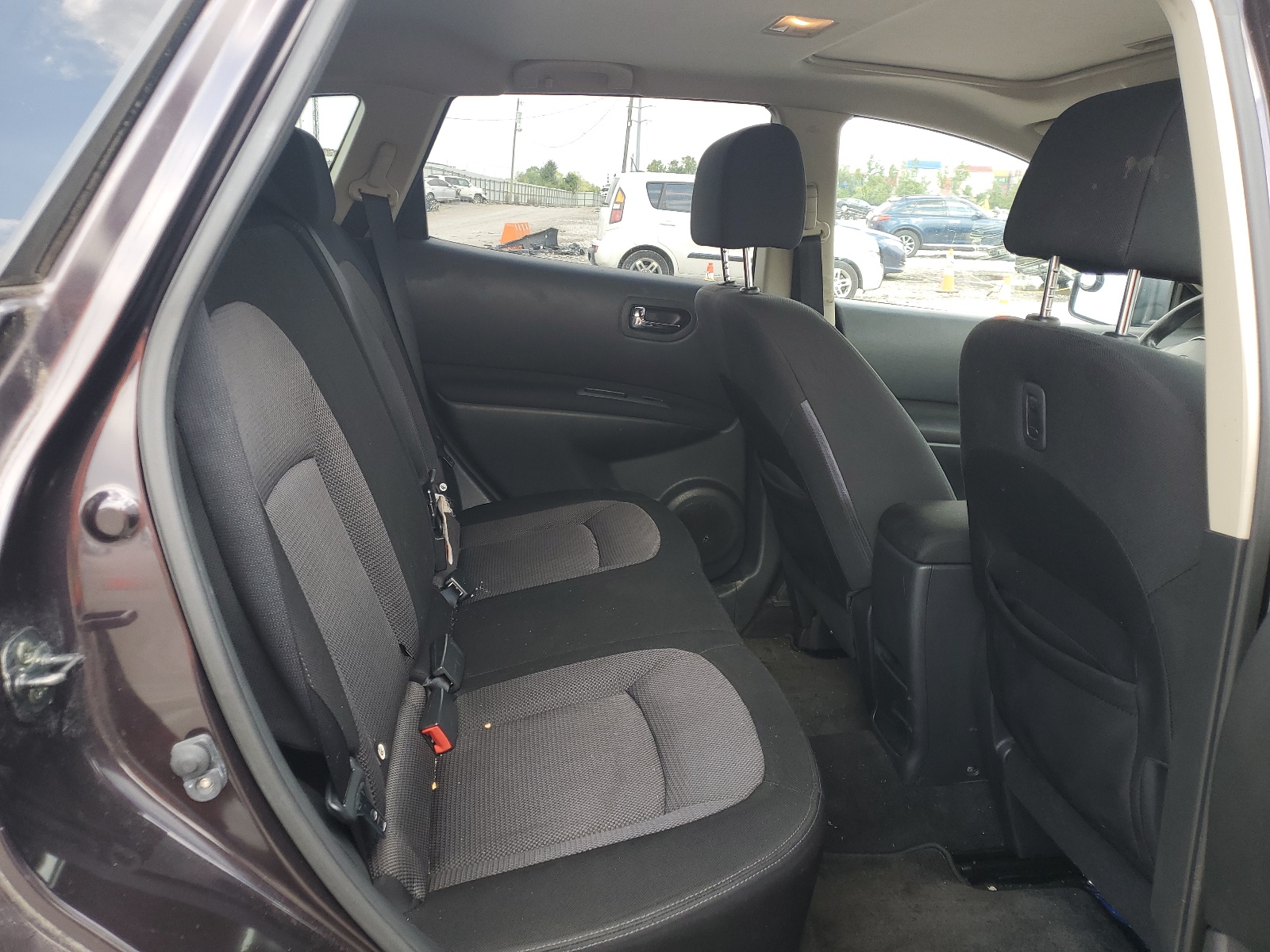 JN8AS5MV8BW313318 2011 Nissan Rogue S