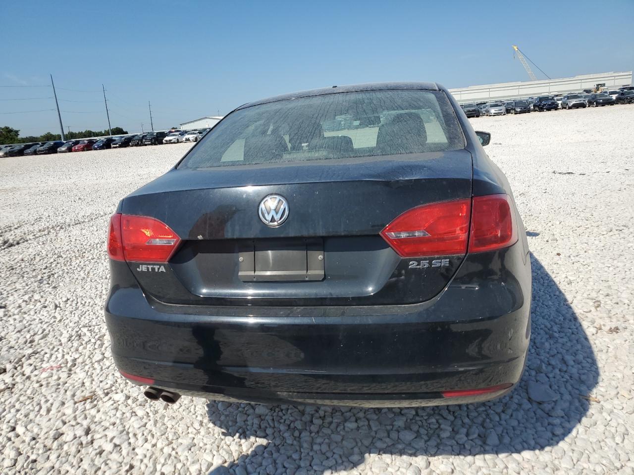 3VWDZ7AJ2BM127661 2011 Volkswagen Jetta Se