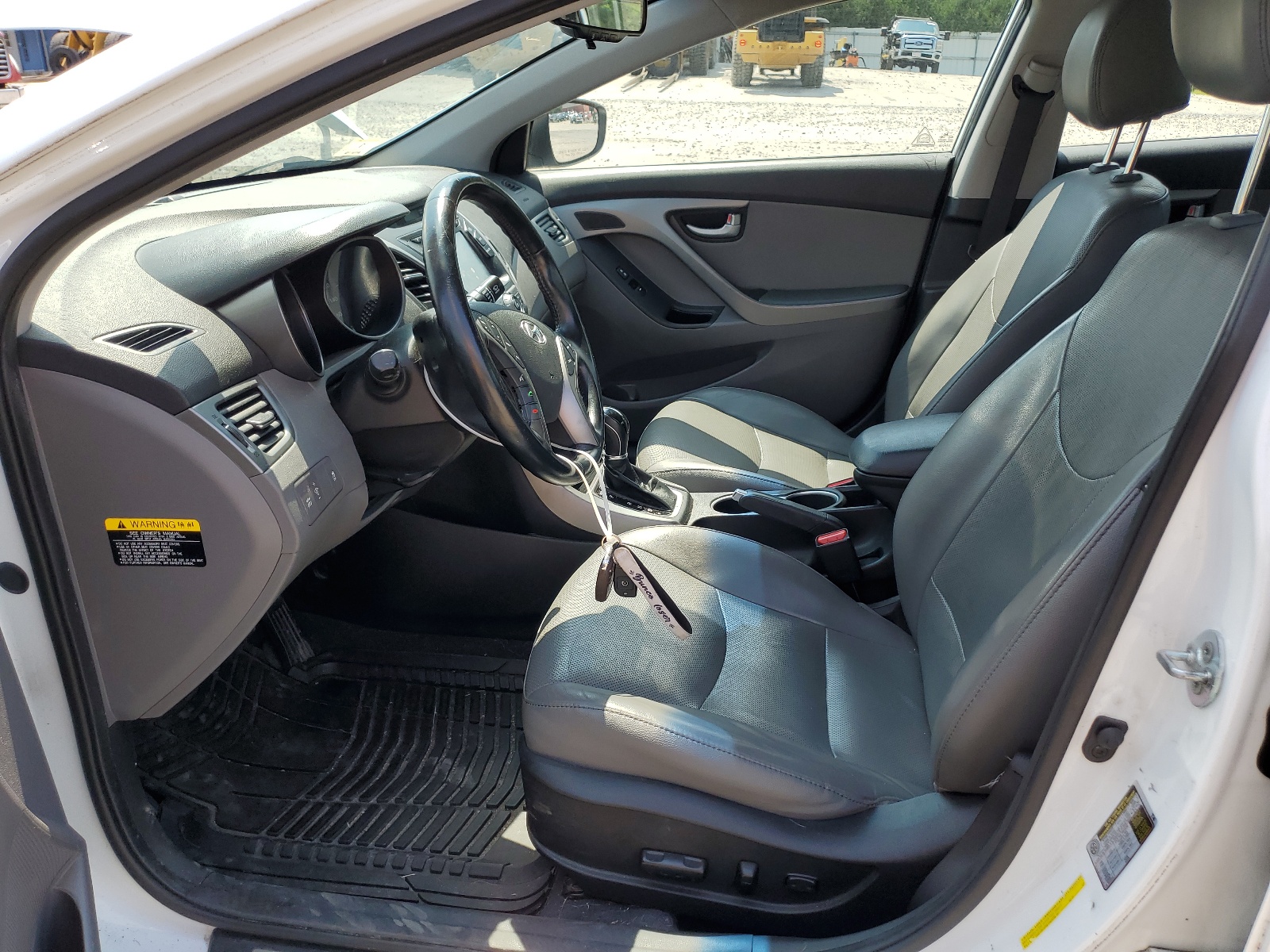 5NPDH4AE3FH577631 2015 Hyundai Elantra Se