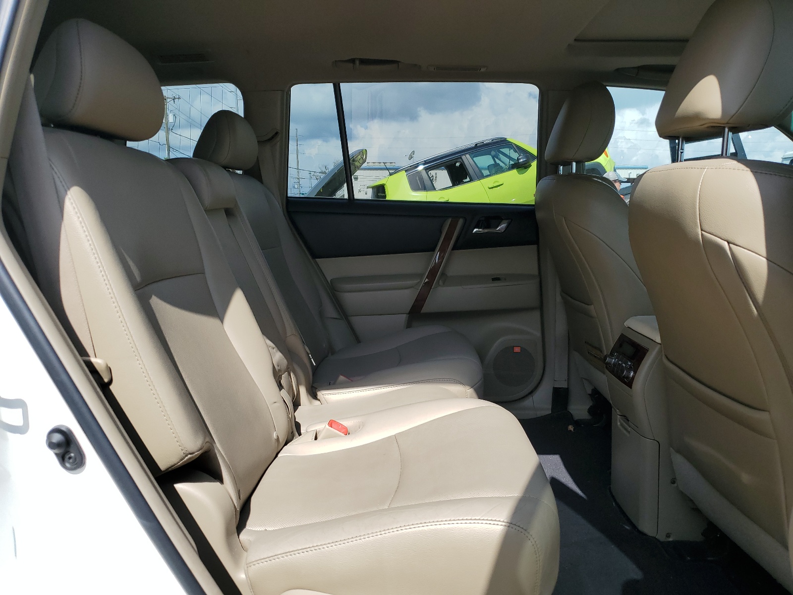 5TDYK3EH6BS039589 2011 Toyota Highlander Limited