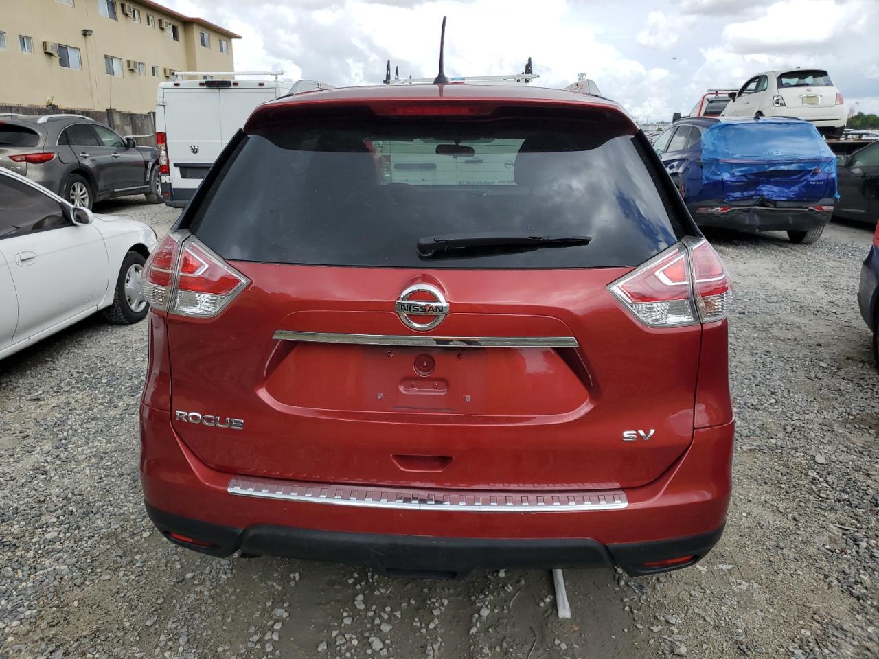 2015 Nissan Rogue S VIN: KNMAT2MT5FP510176 Lot: 66383194