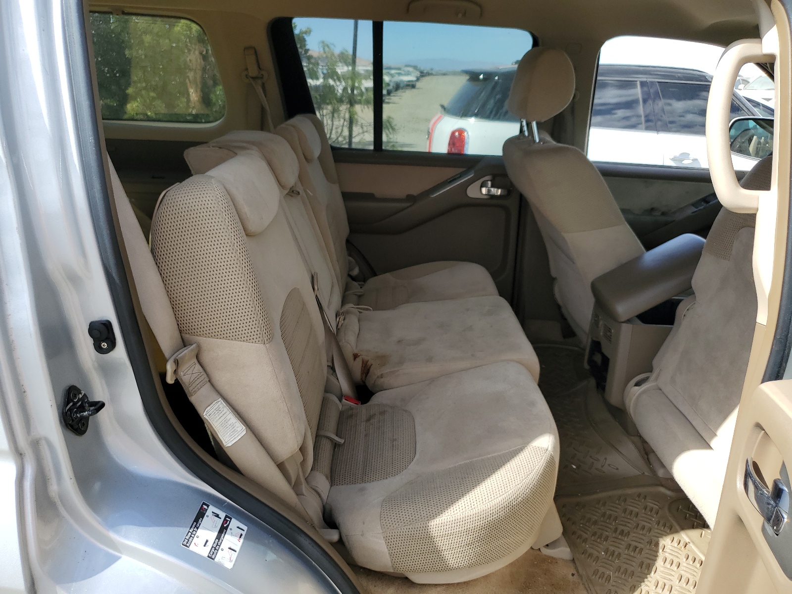 5N1AR18U45C784594 2005 Nissan Pathfinder Le