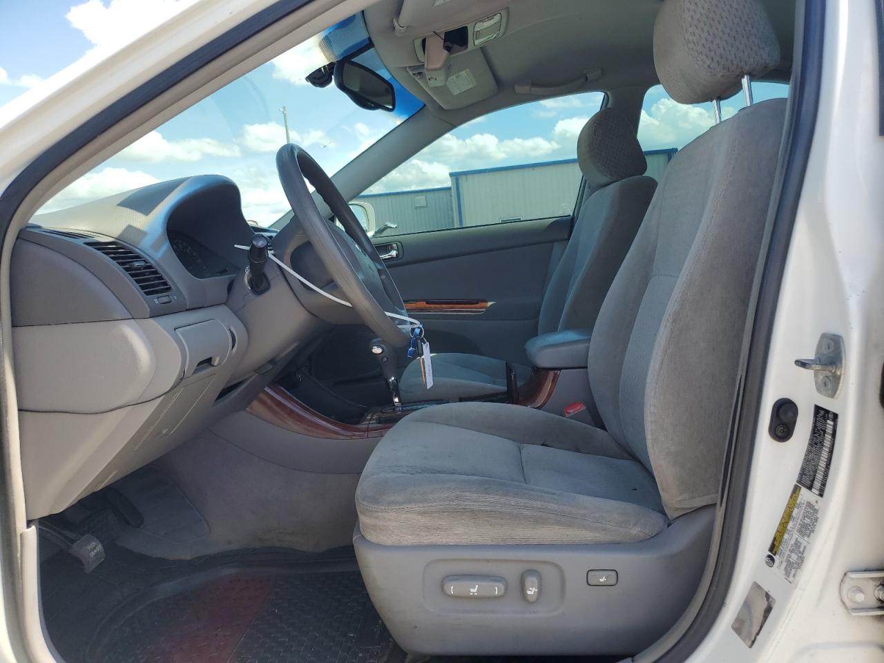 2004 Toyota Camry Le VIN: 4T1BE32K14U319735 Lot: 65329274