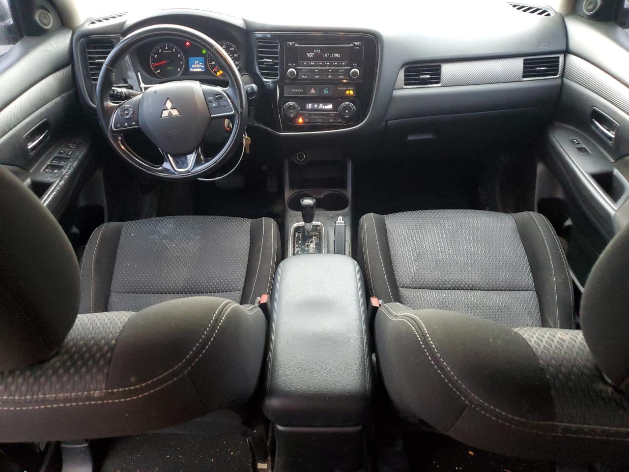 JA4AD2A33GZ064658 2016 Mitsubishi Outlander Es