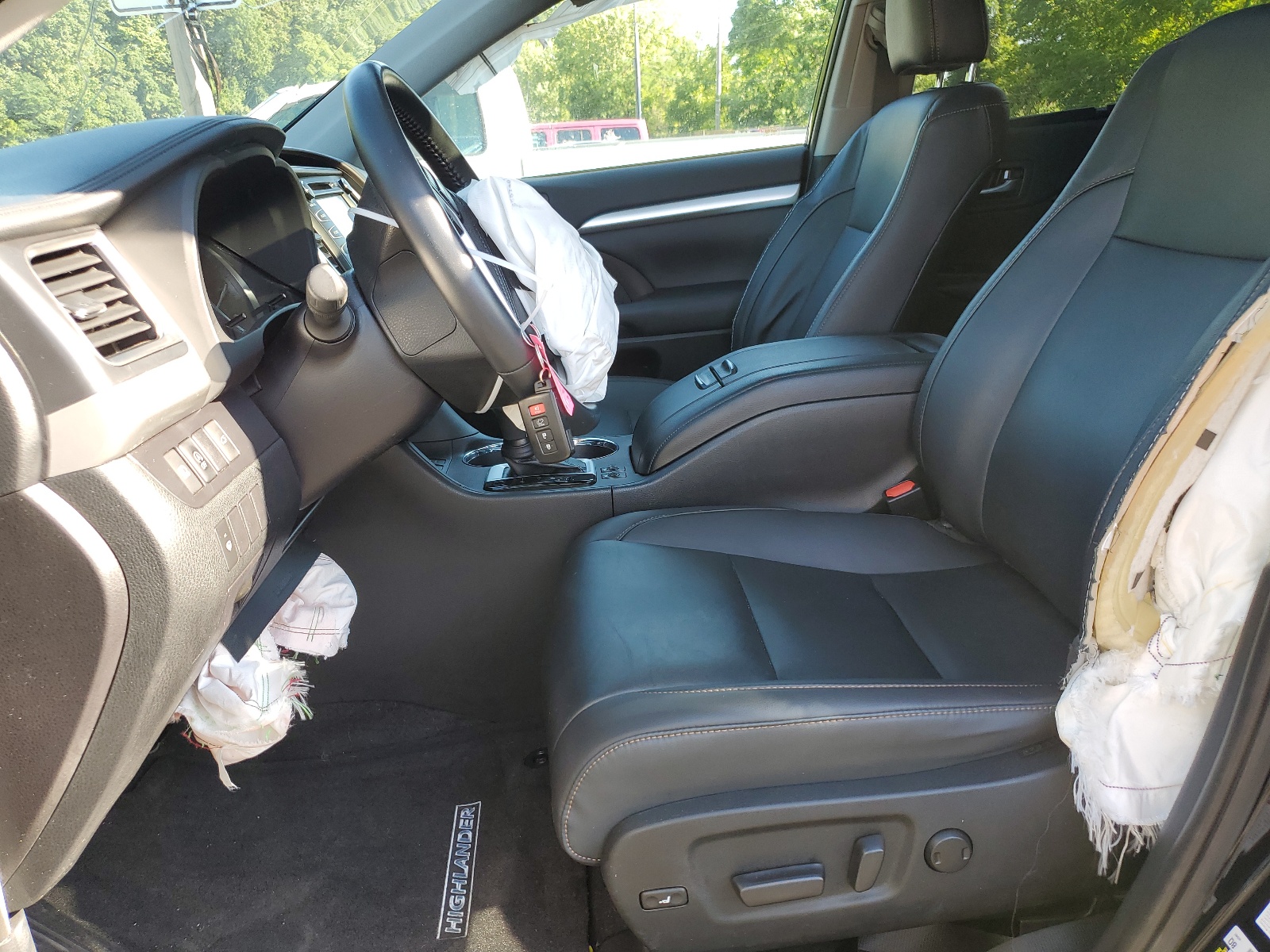 5TDJZRFH1KS948306 2019 Toyota Highlander Se