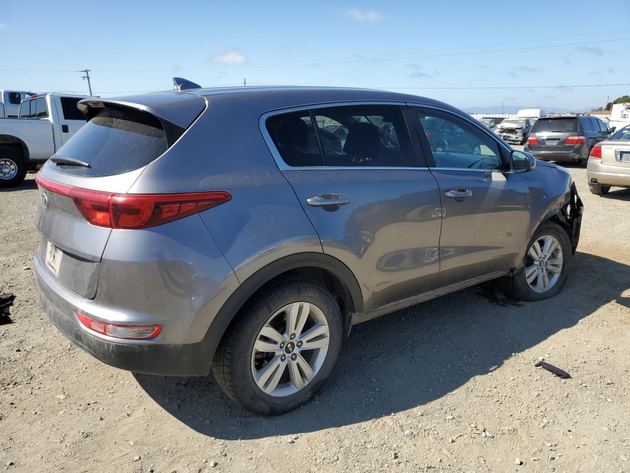 KNDPM3AC6J7423252 2018 Kia Sportage Lx