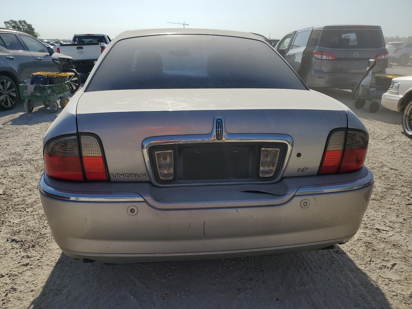 1LNHM86S23Y687692 2003 Lincoln Ls