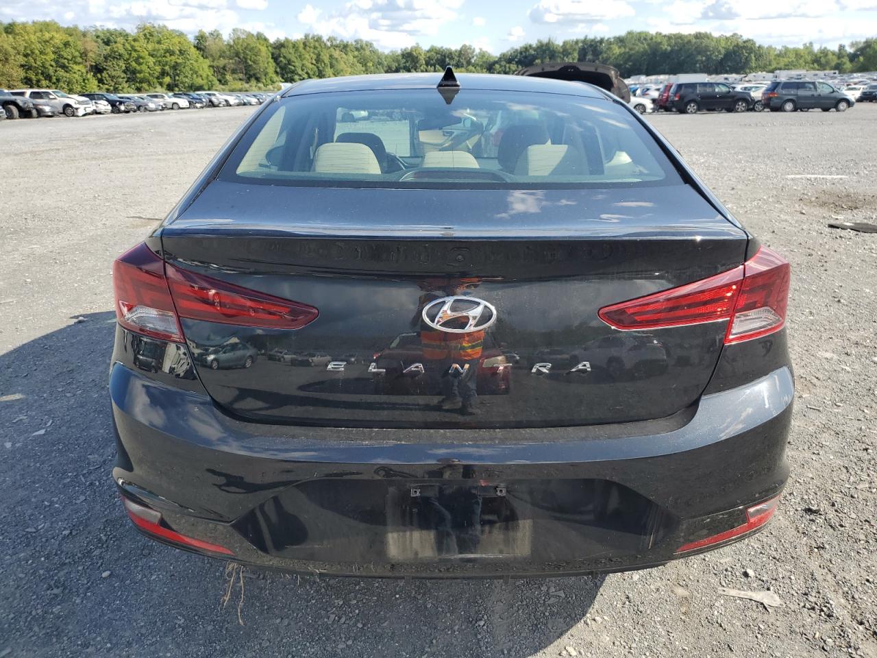 2020 Hyundai Elantra - Image 6