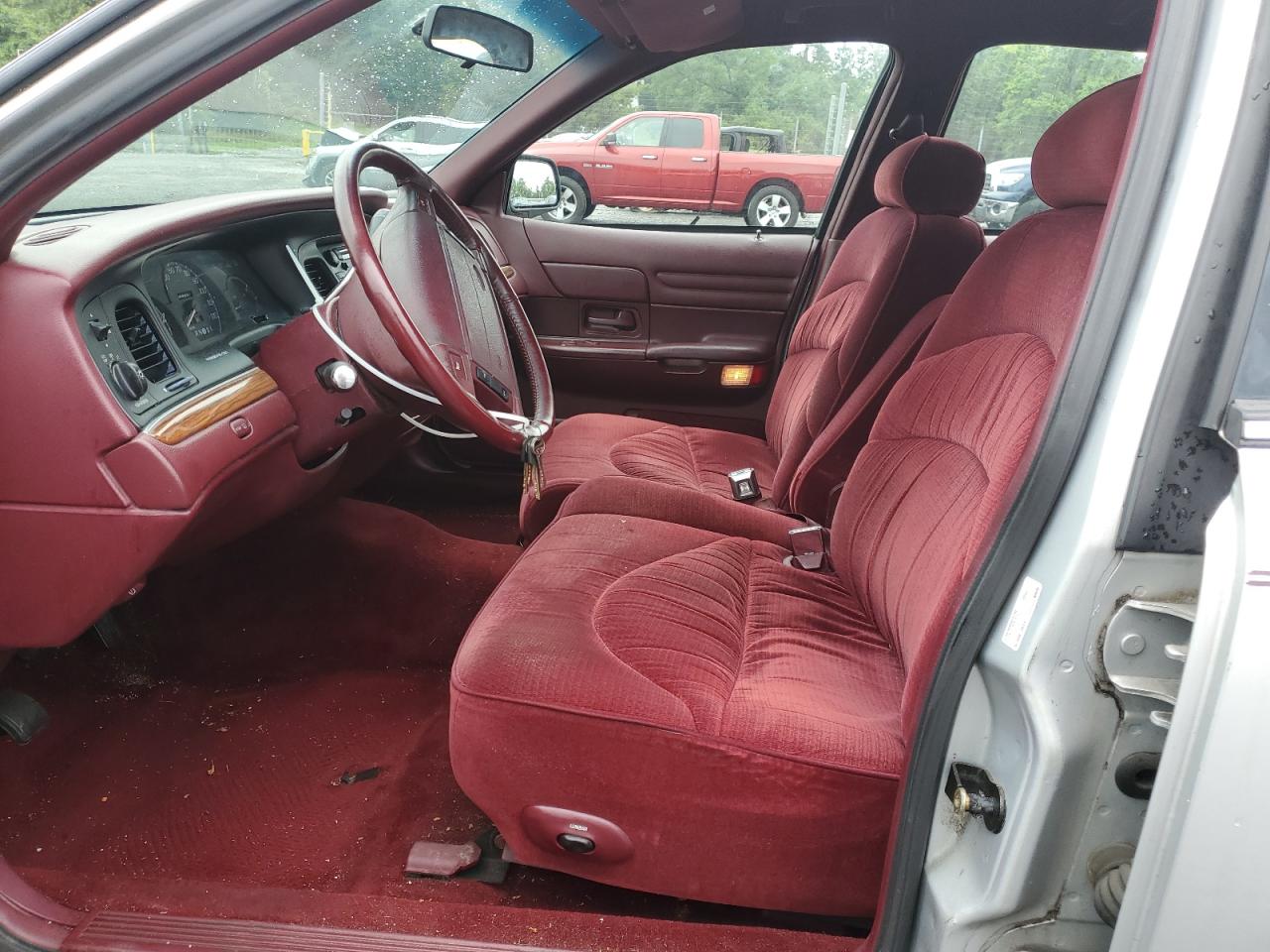 1995 Ford Crown Victoria Lx VIN: 2FALP74W7SX130092 Lot: 66507474