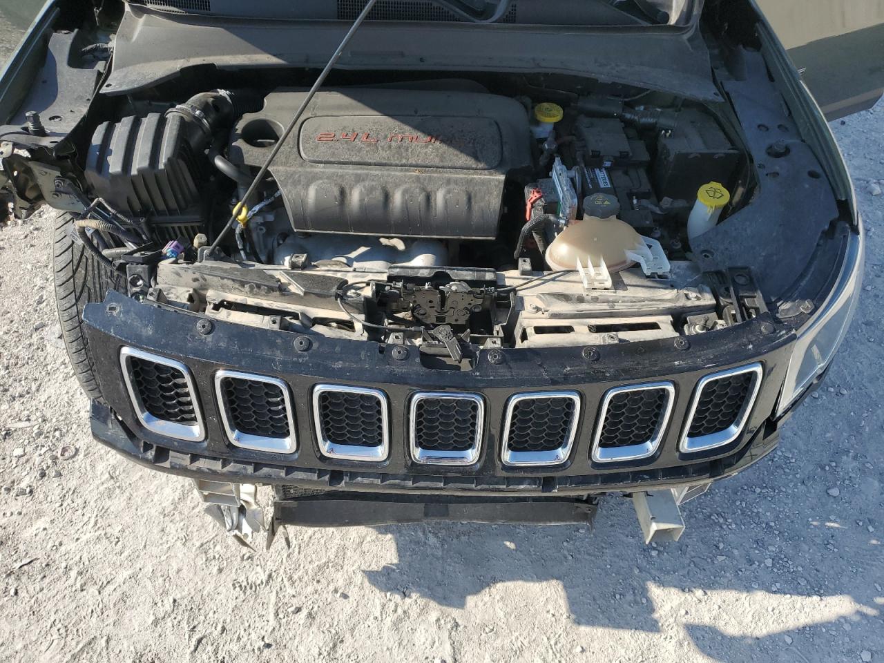 3C4NJDBB7JT316363 2018 Jeep Compass Latitude