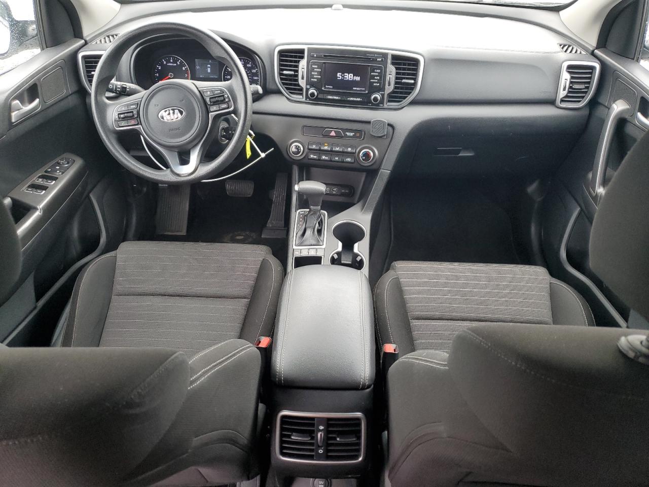 KNDPMCAC0J7402526 2018 Kia Sportage Lx