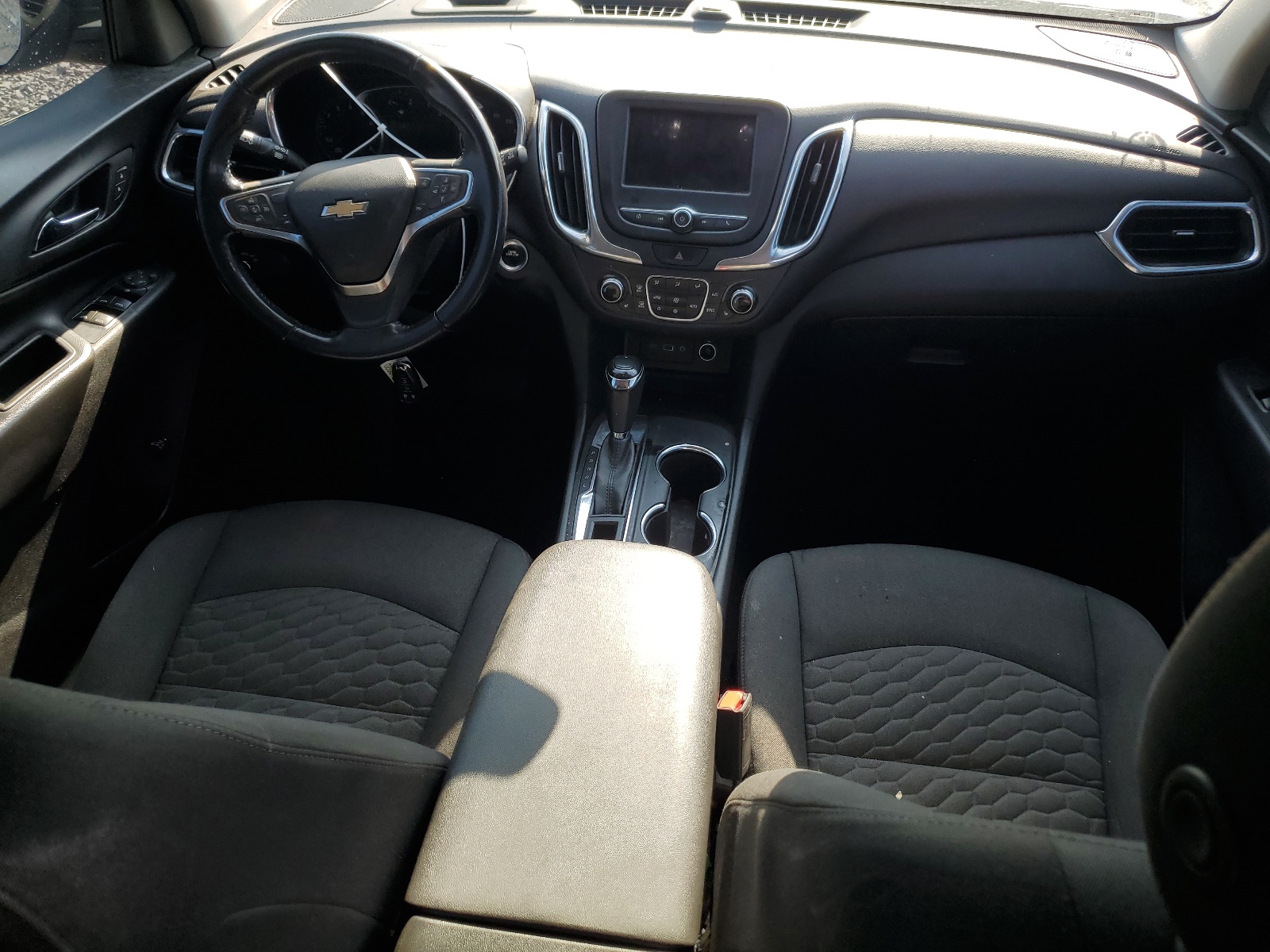 3GNAXJEV3KL327872 2019 Chevrolet Equinox Lt