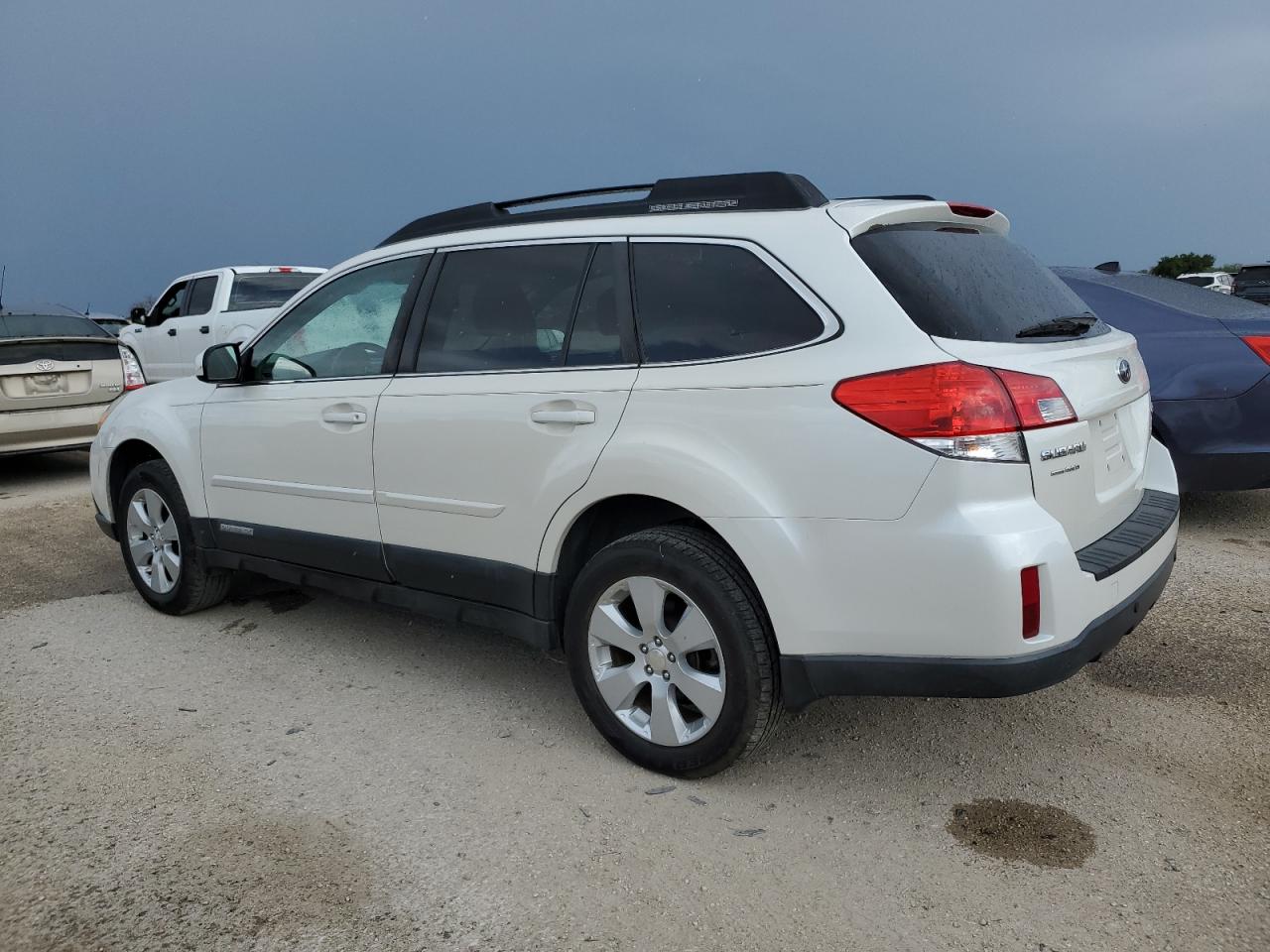 2012 Subaru Outback - Image 2