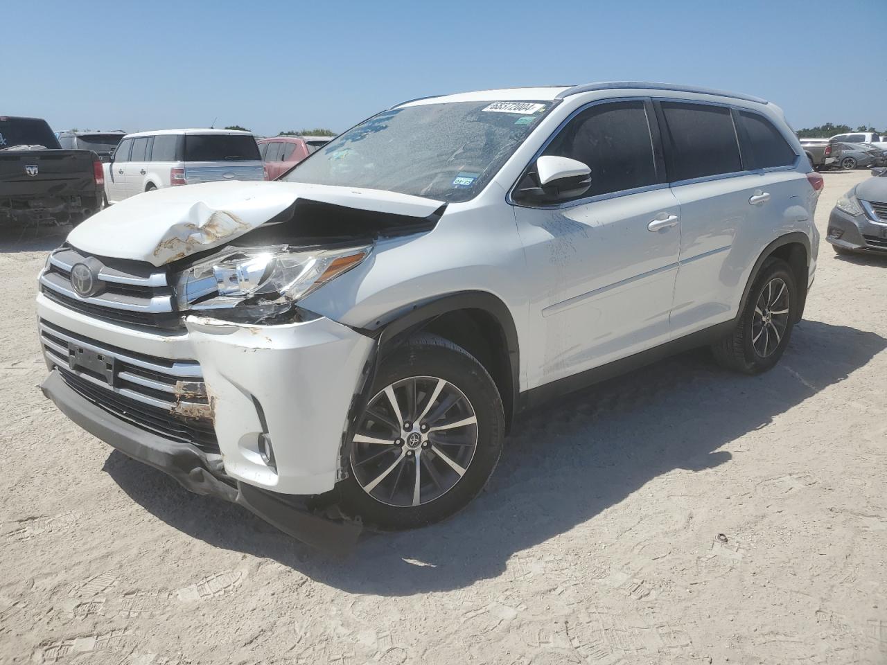 5TDKZRFH5KS550696 2019 TOYOTA HIGHLANDER - Image 1