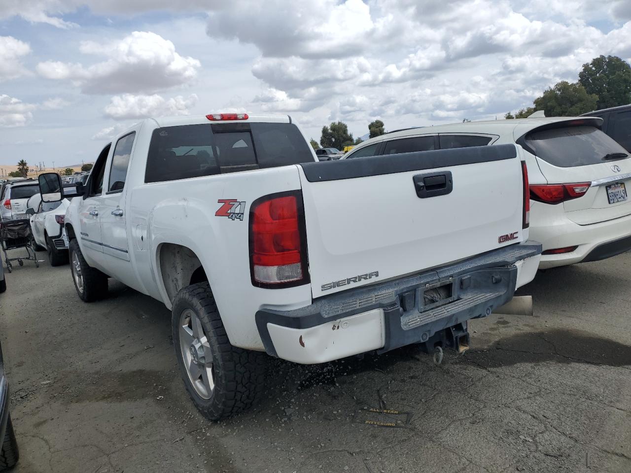 2011 GMC Sierra K2500 Denali VIN: 1GT125C8XBF141297 Lot: 68520674