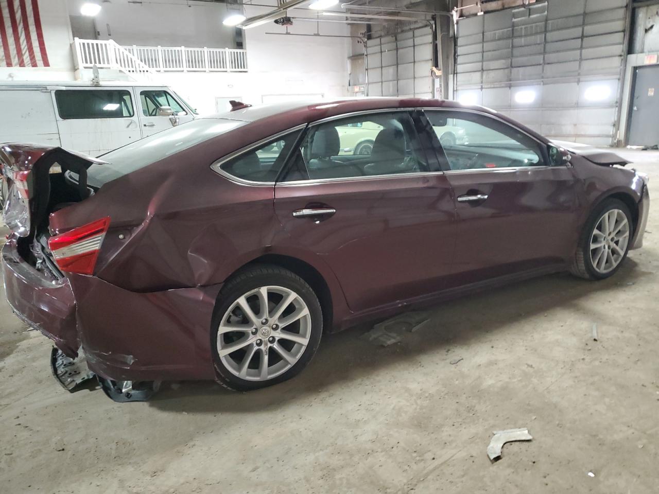 2015 Toyota Avalon - Image 3