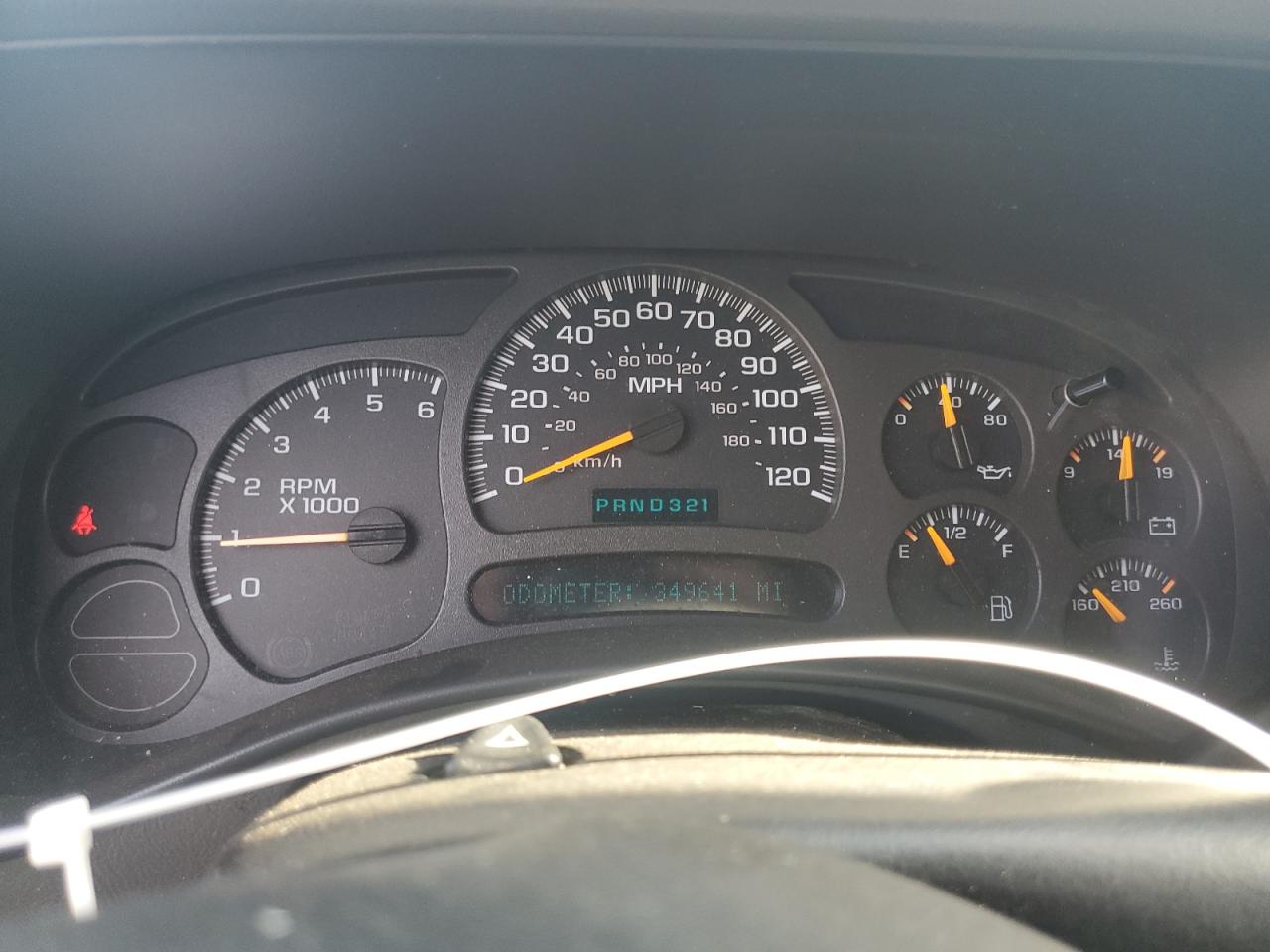 2004 Chevrolet Tahoe - Image 9